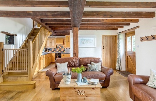 Wadebridge House | Unique luxury 3 bedroom barn with stunning rural views sleeps 6, near Padstow