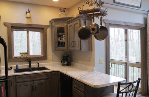 Ellijay Cabin | Unique -Oliver Creek Cabin in Wilderness-PRIVATE-King Bed, WiFi, Hot Tub, Hiking