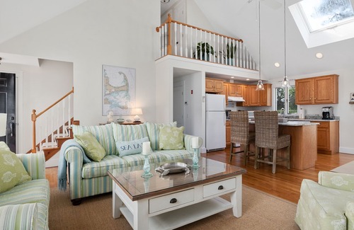 Chatham House | Unique Oyster Pond 3bd-2ba home in private setting close to downtown.