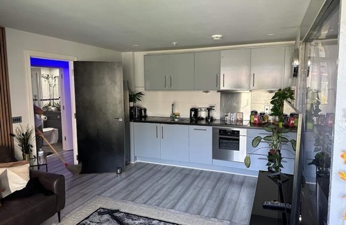 The Westside Apartment | Unique Penthouse with Jacuzzi & Garden