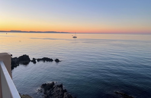 Collioure Apartment | Unique sea view, front-line apartment