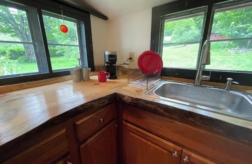 Wardsboro Cottage | Unique Ski cottage nestled between Mt. Snow & Stratton