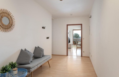Schonach im Schwarzwald Apartment | Unique: Sonnenverwöhnte 2 Zimmer Familienwohnung im Schwarzwald mit Netflix