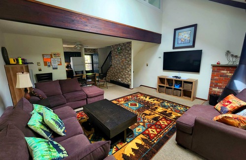 Village at Camelback House | Unique Spacious 3 Bedrooms Mountain Townhouse