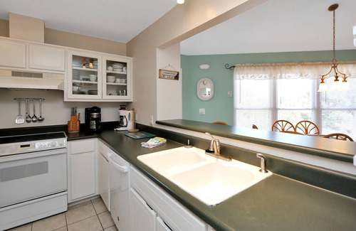 Indian Pass House | Unique & spacious w/Gulf views throughout, easy walk to beach ~ DeLight House