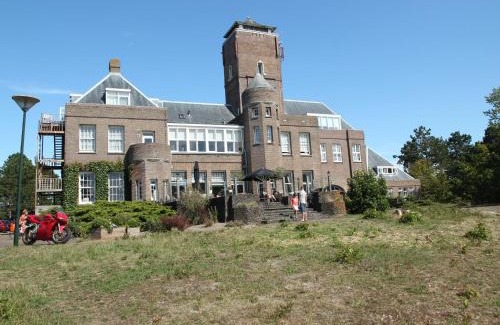 Bergen aan Zee Apartment | Unique studio on large estate with sea view