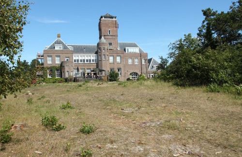 Bergen aan Zee Apartment | Unique studio on large estate with sea view