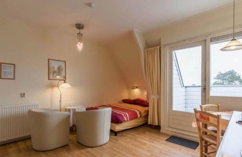 Bergen aan Zee Apartment | Unique studio on large estate with sea view