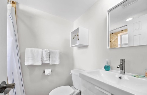 Garden Hills Apartment | Unique Studio w/ Parking+Top Location - 14