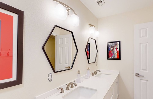 Warrington House | Unique & stylish home with private plunge pool, patio, central AC & washer/dryer