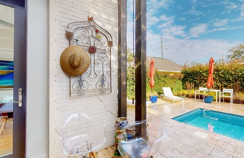 Warrington House | Unique & stylish home with private plunge pool, patio, central AC & washer/dryer