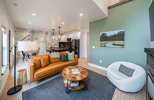 Driggs Condo | Unique Townhome with AC, Garage, Patio!