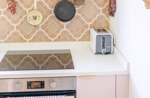 Dalston Apartment | Unique Vintage-Style 3BD Flat - Dalston