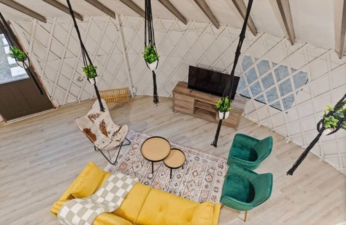 Kissimmee Apartment | Unique YURT w/Hammock + Games + 21 mi to Disney!