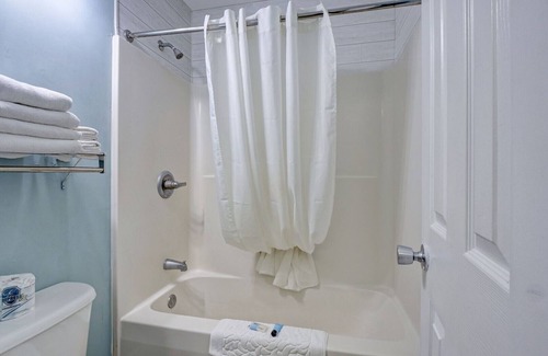 Surf City Hotel | Unit 112D at Tiffany's Motel