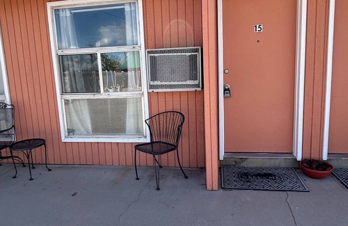 Fillmore Apartment | Unit 14 at Spinning Wheel Motel in Historic Fillmore