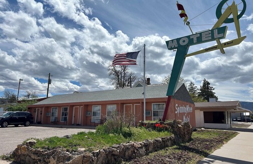Fillmore Apartment | Unit 14 at Spinning Wheel Motel in Historic Fillmore