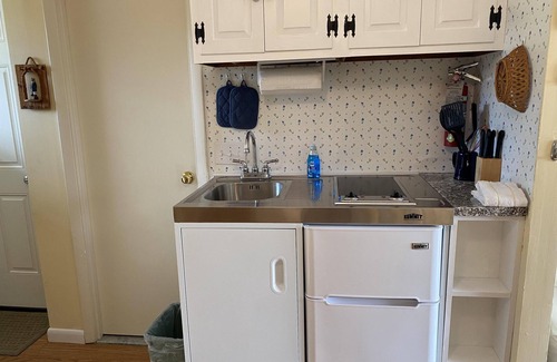 North Truro Condo | Unit #16 - 2nd Floor Efficiency, with A/C