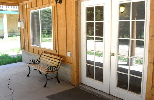 Island Park House | Unit 17 Jetted Tub Suite yards from Henry's Lake , 15 minutes to Yellowstone