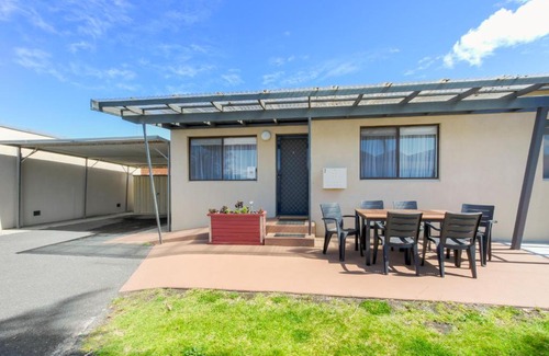Lakes Entrance House | Unit 2 @ Ocean Bridge