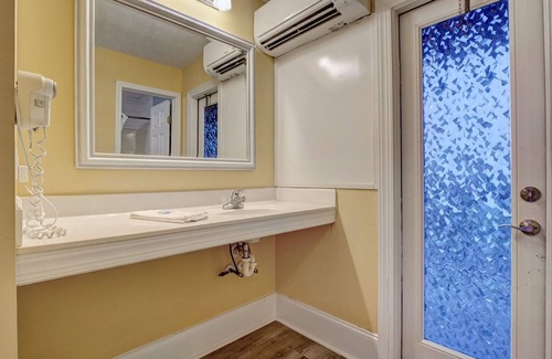 Surf City Hotel | Unit 213SD at Tiffany's Motel