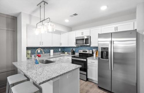 Clarksville House | Unit #808 Peachers Place Townhomes