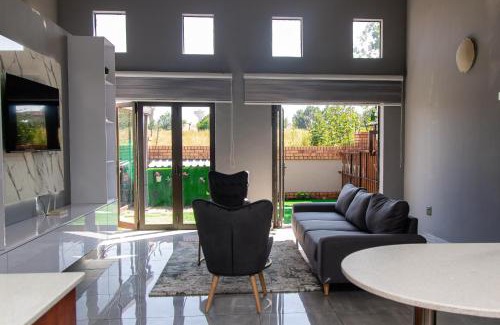 Emalahleni Villa | Unit2 Brettenwood