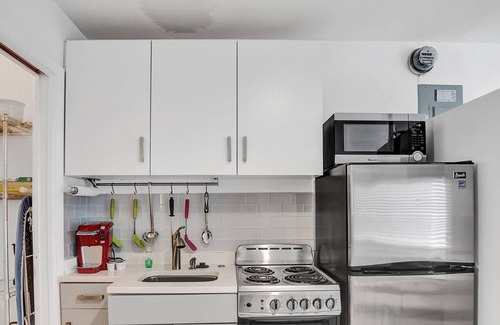 Deerfield Beach House | UnitA Sea&I Private Studio near Deerfield Beach