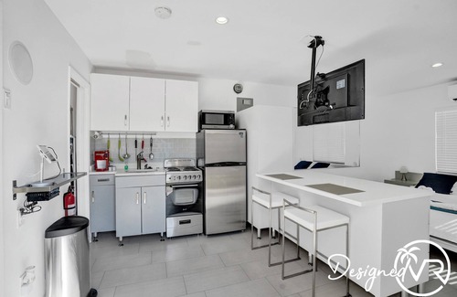 Deerfield Beach House | UnitB Sea&I Private Studio near Deerfield Beach