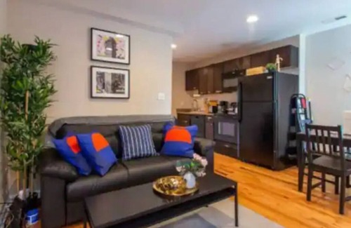 University City Apartment | University City 3b2b with Roof deck walk to Campus