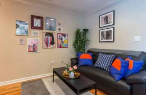 University City Apartment | University City 3b2b with Roof deck walk to Campus