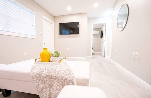 University Apartment | University Serenity Suites C