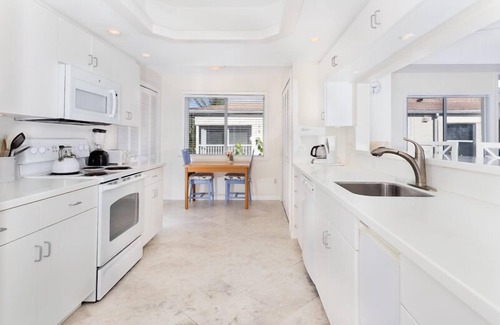 Sanibel Condo | Unparalleled Direct Gulf Views from this Elegant, Spacious, Penthouse Condo