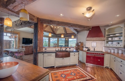 Crested Butte House | Unparalleled Views in Downtown CB, 3,900 SQFT! Spring Skiing Still Available!