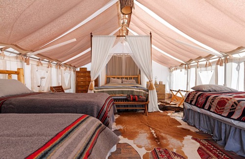 Valle Cabin | Unplug & Recharge: Off-Grid Glamping