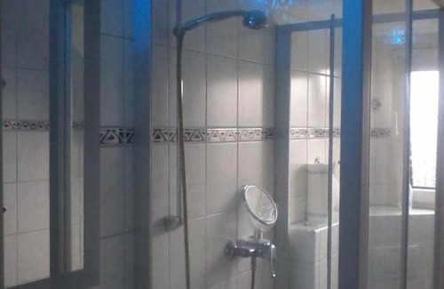 Dortmund House | Unterkunft Zimmer Bad Küche
