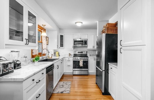 Traverse City House | Unwind and Discover Pure Bliss at Our Lakefront Retreat in Traverse City