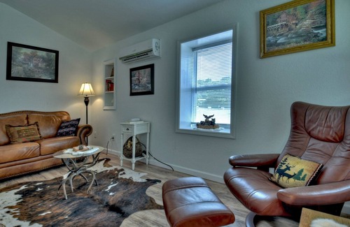 Copperhill House | Unwind at this new Tiny Home with firepit! Close to town.