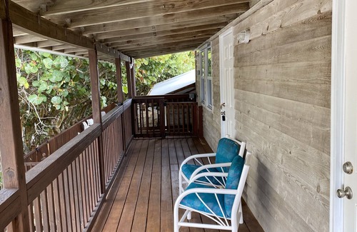 Crescent Beach House | UNWIND ! - Direct Ocean 2 Bedroom OCEANVIEW