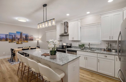 Charlotte House | Unwind in cozy home, king beds, family friendly, walk to Camp N End, near Uptown