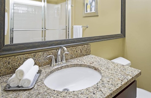 Daytona Beach Hotel | Unwind in Daytona Beach Style! Kitchenette, Outdoor Swimming Pool!