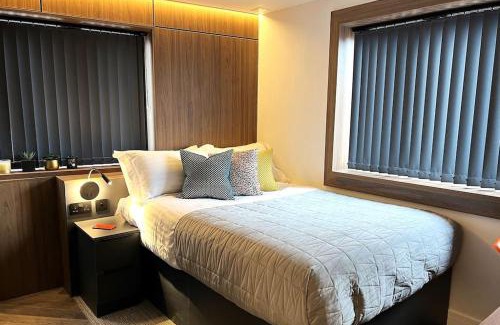 Welford Apartment | Unwind in Style, One-Bedroom Haven 2C Close to DMU