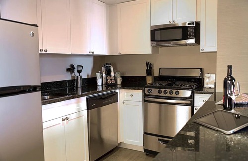 Rittenhouse Row Hotel | Unwind in Stylish Suite with Kitchen | Rooftop & City Views | Pets Stay Free