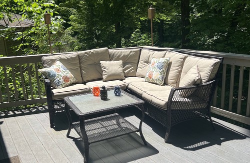 Howard Cottage | Unwind & Reconnect 4 BD/2BA Family Cottage- check in 4pm or later check out 10am
