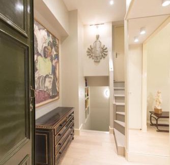Saint-Merri Apartment | Up & Down