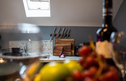 Derby Apartment | Upbeat Jungle Loft Apartment
