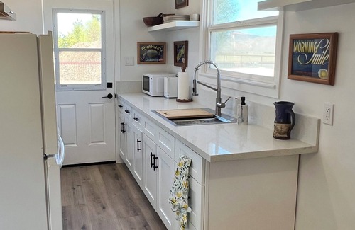 New Cuyama Apartment | Updated 1BR Kitchen, Fast WiFi + Highway Access Near Buckhorn Carrizo Plain