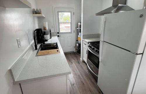 New Cuyama Apartment | Updated 1BR w/Kitchen, Fast WiFi + Highway Access Near Carrizo Plain
