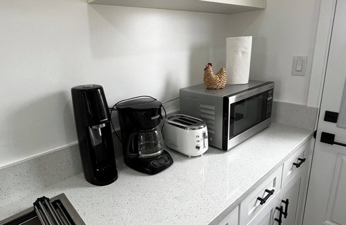 New Cuyama Apartment | Updated 1BR w/Kitchen, Fast WiFi + Highway Access Near Carrizo Plain
