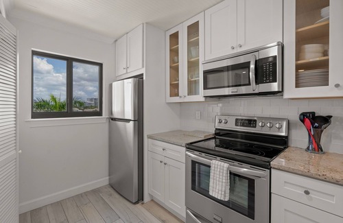 Siesta Key Condo | Updated 2 Bedroom Beacfront Condo
